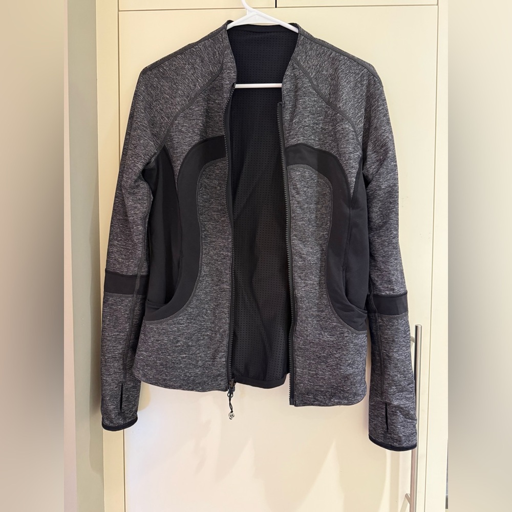 Lululemon Reversible Charcoal and Black Jacket. Women’s size small